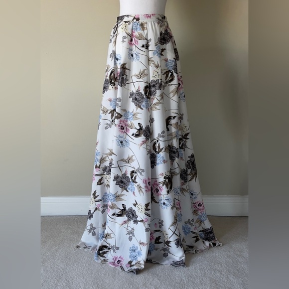 Windsor Floral  White and Pink Lined Maxi Skirt Size Small EUC - Picture 2 of 7